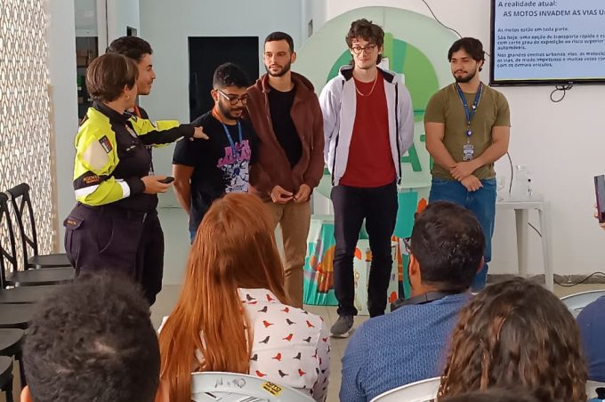 Simtrans leva orientações sobre direção defensiva a empresas e reforça importância da educação para o trânsito