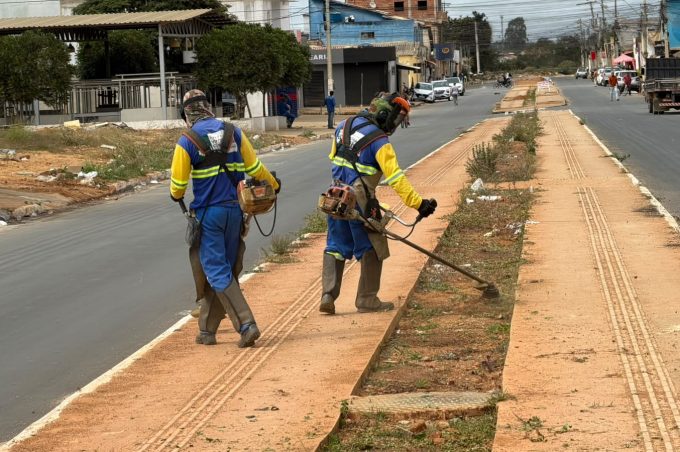 Limpeza urbana: Prefeitura mantém programação semanal de serviços em diferentes pontos de Vitória da Conquista