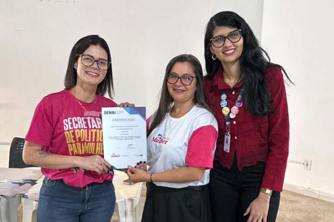 Projeto Conexão Mulher certifica mulheres nos cursos de construção civil e costura industrial
