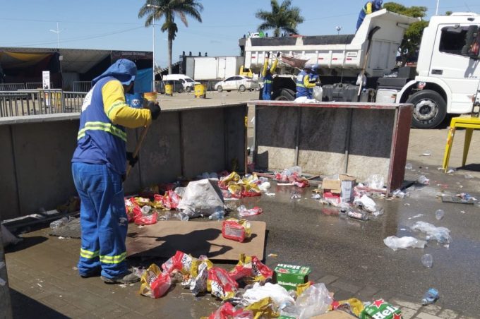 Mutirões de limpeza avançam e Vitória da Conquista supera 82 mil toneladas de resíduos recolhidos