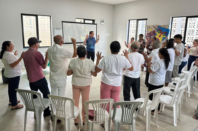 Libras aproxima usuários do CRAS 3 da realidade da comunidade surda