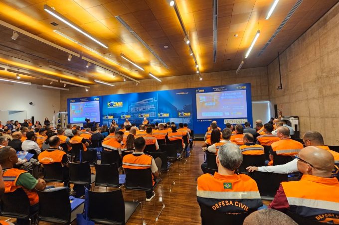 Vitória da Conquista participa de encontro em Brasília para discutir prevenção aos impactos de eventos climáticos extremos