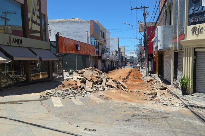 Rua São Francisco recebe melhorias de acessibilidade e ampliação de calçadas