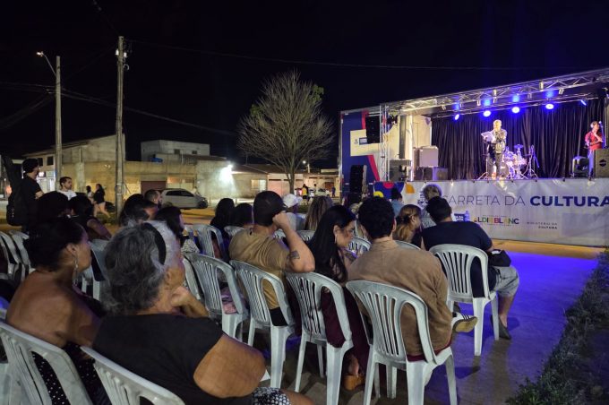 Festival Itinerante de Música reúne 11 jovens talentos na noite de quinta-feira e movimenta Urbis VI