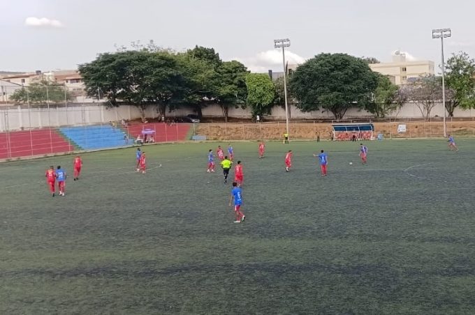 Escolinhas, Série B e Master 40+ movimentaram o futebol amador
