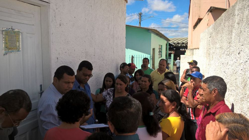 Prefeitura entrega novos boxes e pontos de venda na feira do Alto Maron