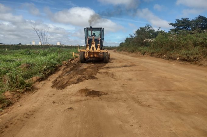 Prefeitura trabalha na recuperação de estradas vicinais prejudicadas pelas chuvas