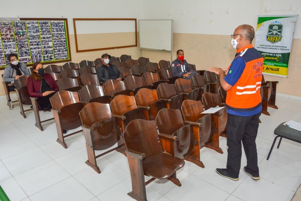 Prefeitura e Corpo de Bombeiros discutem fiscalização de comércio de fogos de artifício