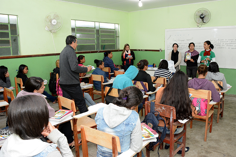 Módulo de Educação Ambiental discute tráfico de animais silvestres em escolas municipais