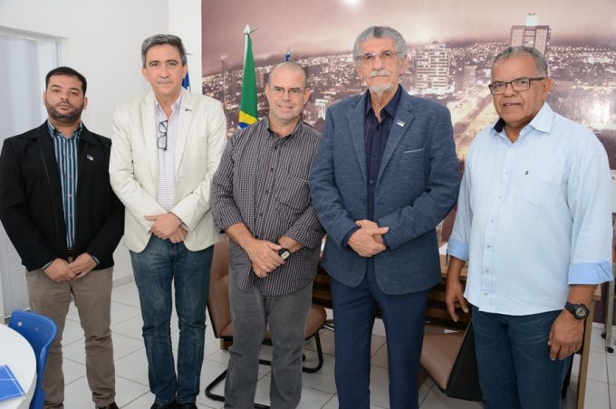 Em parceria, Prefeitura e empresário local buscam fomentar apicultura familiar