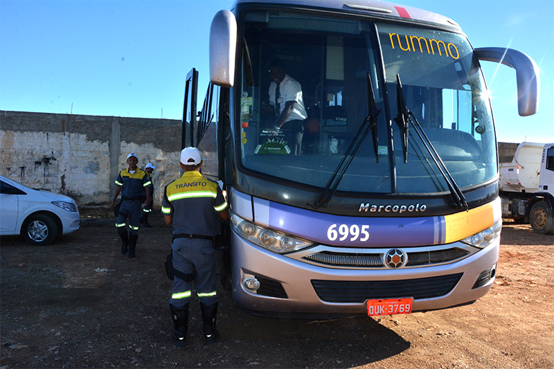 Prefeitura apreende ônibus que descumpriu portaria