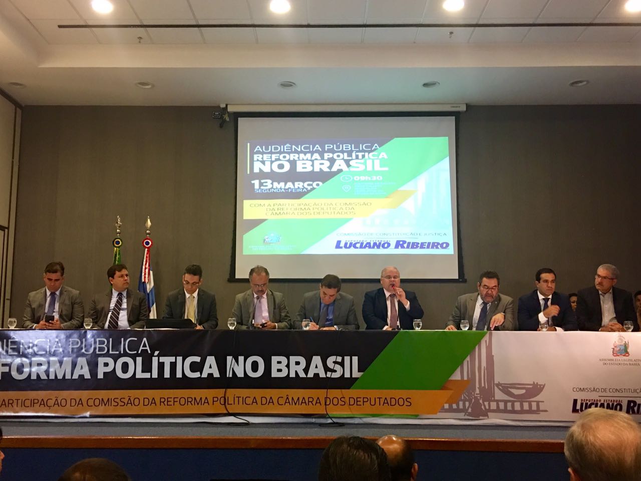 Prefeito participa de audiência pública sobre reforma política em Salvador