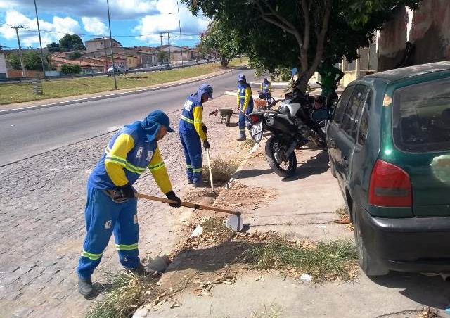 Secretaria de Serviços Públicos intensifica ações de limpeza na cidade