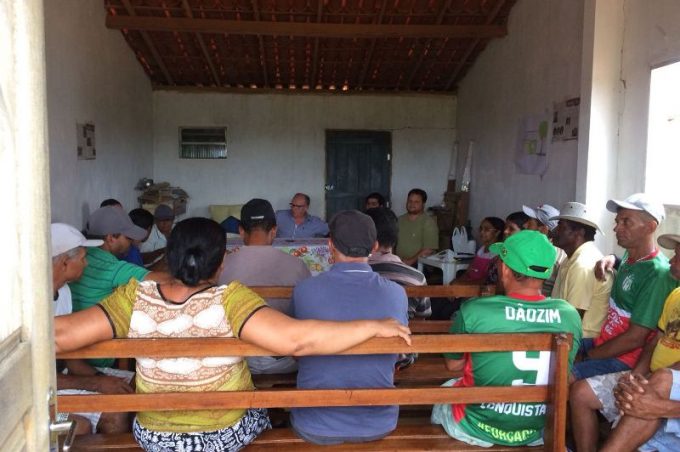 Governo Municipal se reúne com moradores da região de Bate-Pé