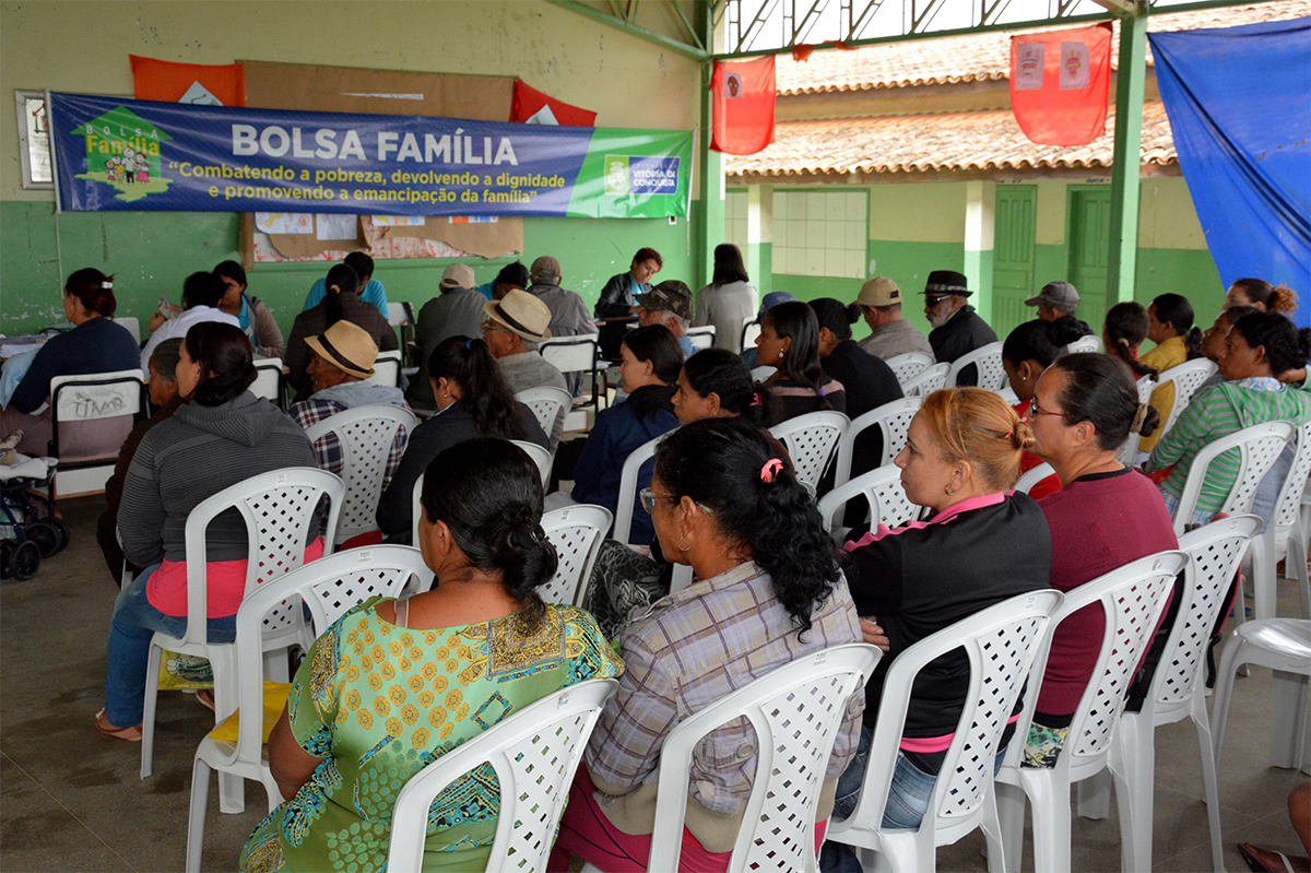 Bolsa Família Móvel atende em Lagoa das Flores