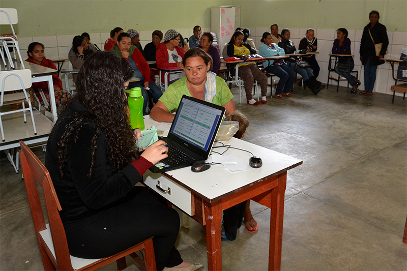 Bolsa Família Móvel chega ao distrito de Iguá e leva serviços à comunidade