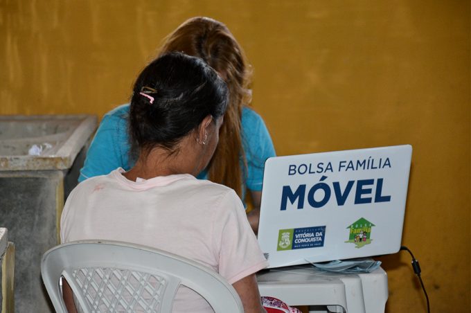 Comunidade do Pradoso recebe o Bolsa Família Móvel