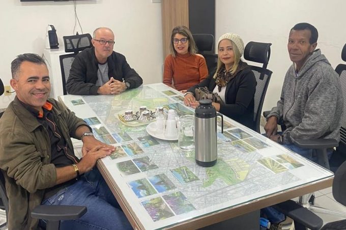 Secretaria Municipal de Desenvolvimento Econômico discute parcerias para oferta de cursos com a Casbs