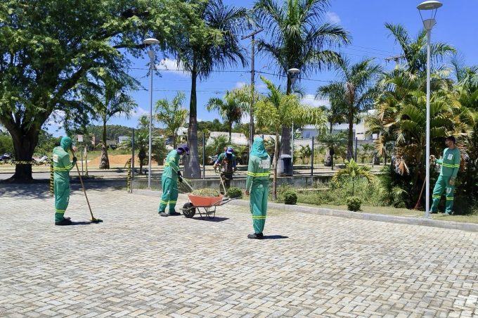 Secretaria de Meio Ambiente intensifica ações de limpeza para preservação de praças e áreas verdes na zona urbana