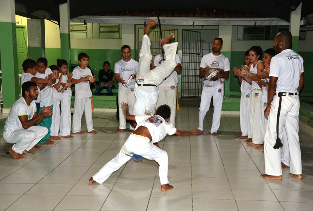 Escola Municipal Frei Serafim do Amparo realiza ações do Projeto “Trançando Africanidades”