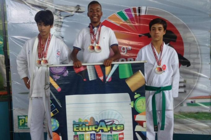 Atletas do Educarte ficam com 21 medalhas em copa realizada em Conquista