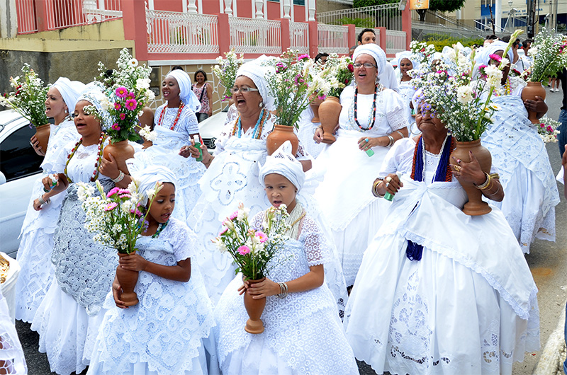 Carnaval Cultural mantém a tradição da festa viva nas ruas de Conquista