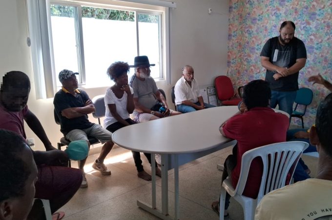 Centro Pop Adulto e Consultório na Rua realizam ação do Novembro Azul com a população em situação de rua