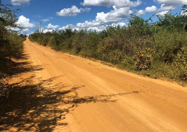 Secretaria de Agricultura beneficia estradas e açudes na região de Cercadinho