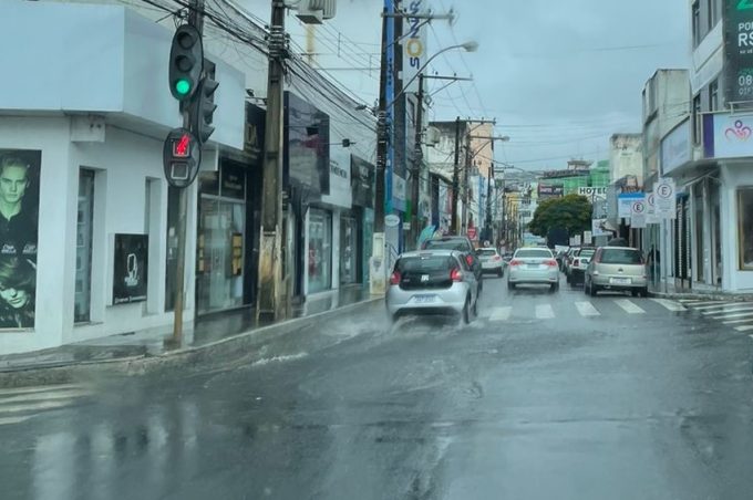 Defesa Civil atendeu ocorrências em vários pontos da cidade