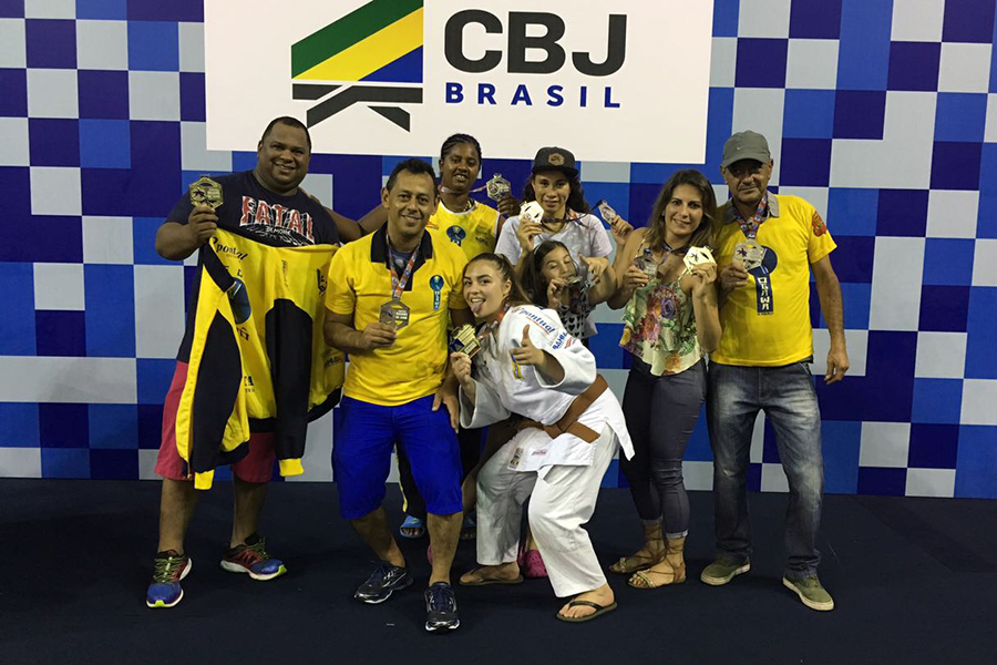 Equipe conquistense ganha 22 medalhas em eventos regionais de Judô