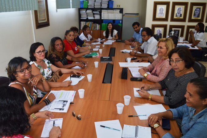 Conselho Municipal de Educação empossa novos membros