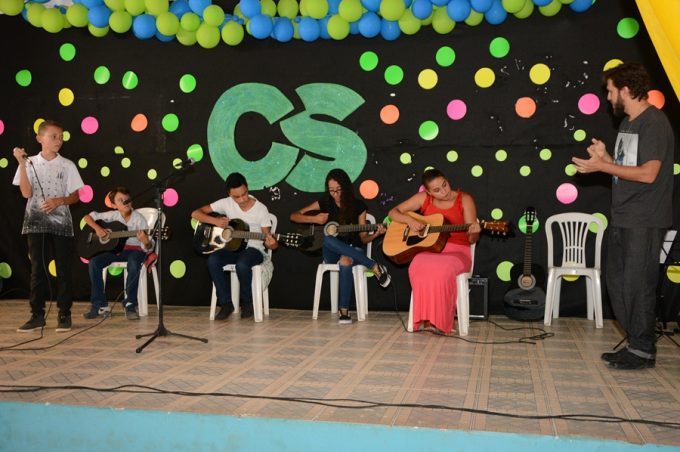 Cras Show: gestores e família aplaudem talento de educandos