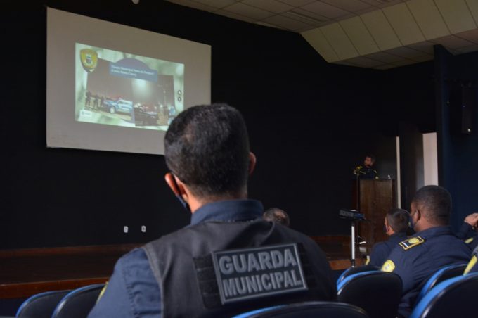 Guardas municipais recebem certificação para condução de emergência de veículos