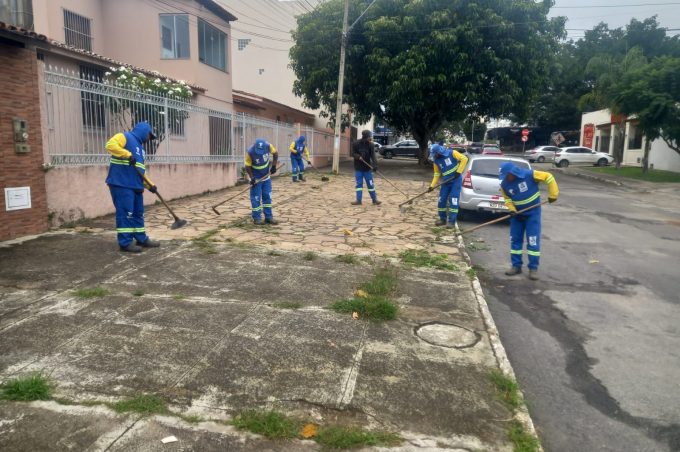 Secretaria Municipal de Serviços Públicos realiza mutirões de limpeza em seis bairros de Vitória da Conquista