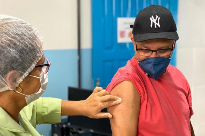 População é vacinada contra a gripe Influenza nas unidades de saúde