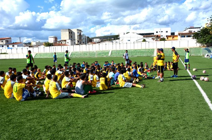 Escolinhas de futebol das zonas rural e urbana participam de intercâmbio no Edvaldo Flores