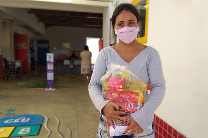 Kits alimentares são entregues em creches e centros municipais de Educação Infantil