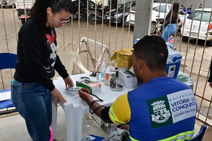 Sesep promove ação em homenagem ao gari com oferta de serviços de saúde, beleza e café da manhã