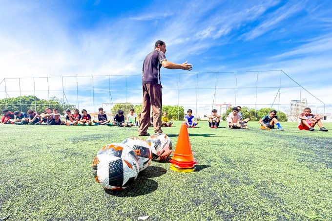 Projeto Municipal de Esportes completa um mês do início das atividades. Ainda há vagas disponíveis para oito diferentes modalidades esportivas