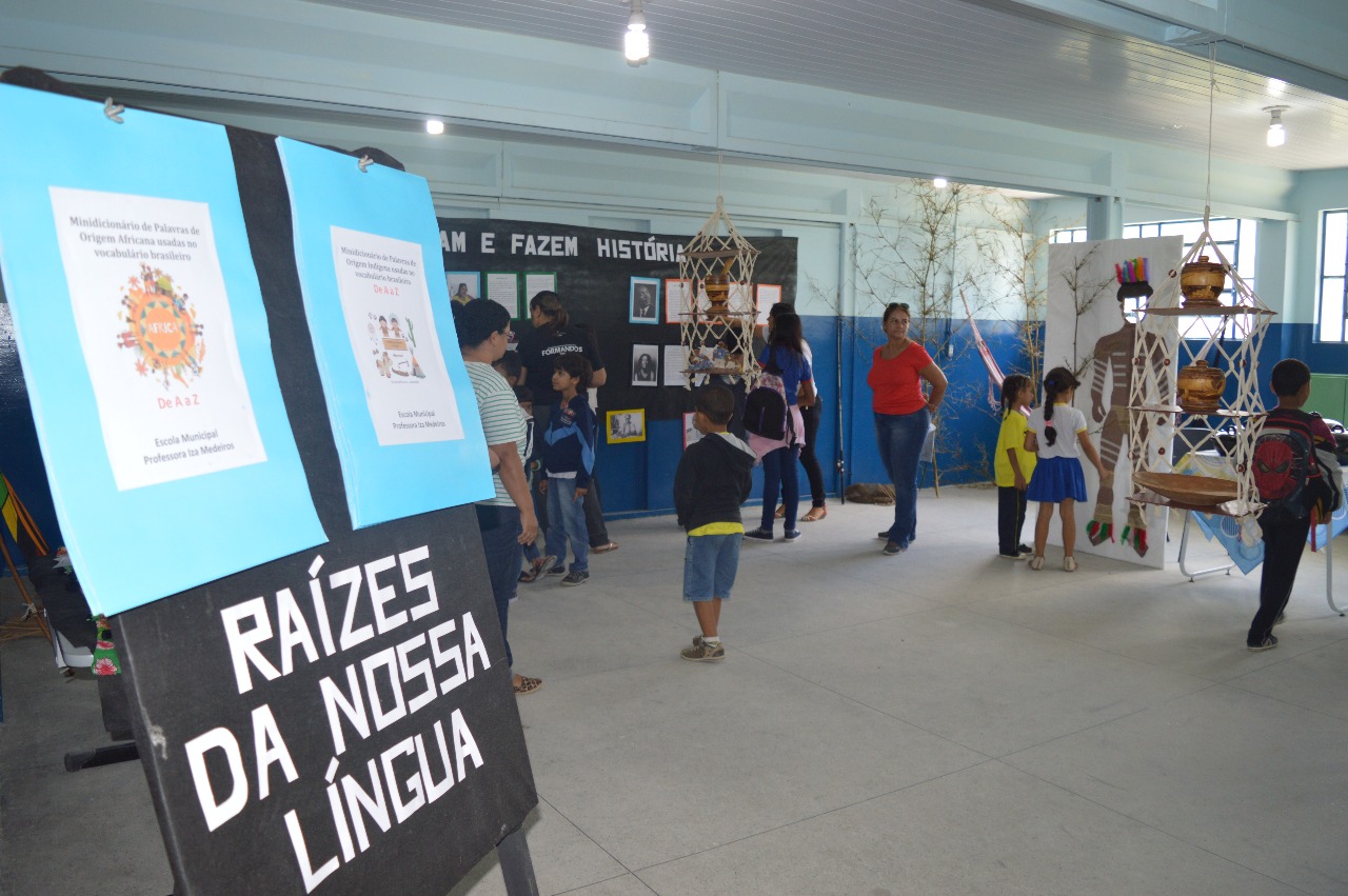 Escola Iza Medeiros promove projeto Conquista de Todas as Etnias