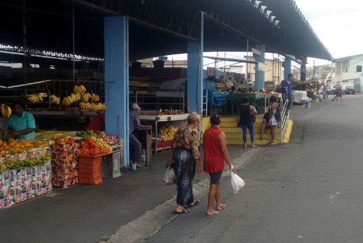 Prefeitura realiza melhorias na Feira do Alto Maron