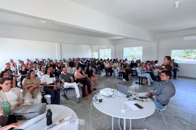 Equipes de saúde bucal que atuam na Atenção Básica participam de capacitação sobre manejos com pacientes autistas