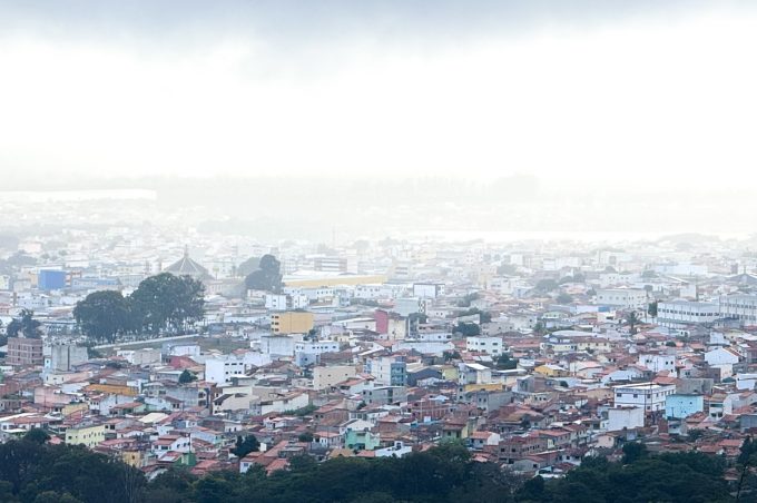 Chuvas provocam suspensão temporária de obras em Vitória da Conquista e replanejamento de prazos