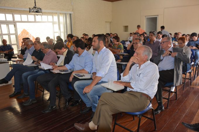 Membros do Governo se juntam à Escola Politécnica para elaborar PDDU