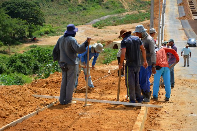 Governo Municipal avança com obras no trecho 2 da Avenida J. Pedral
