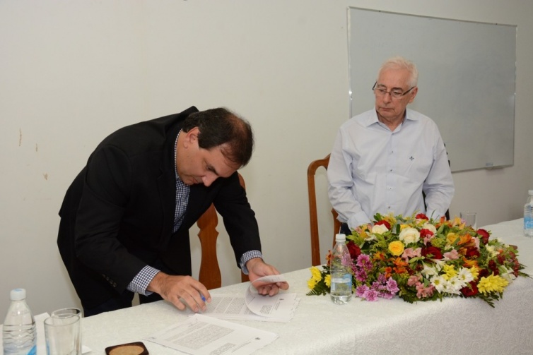 Prefeitura recebe uma parte da área do Parque de Exposições Teopompo de Almeida
