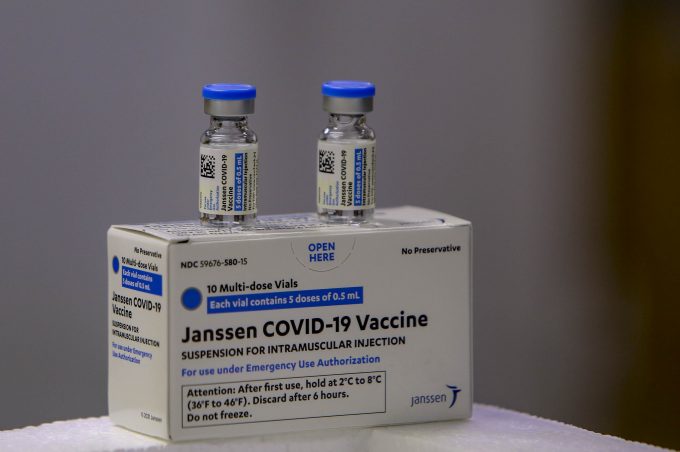 SMS esclarece que vacinados com dose única da Janssen receberão uma dose adicional da Pfizer