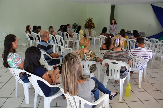 Profissionais da educação elaboram estratégias para o trabalho pedagógico em 2018