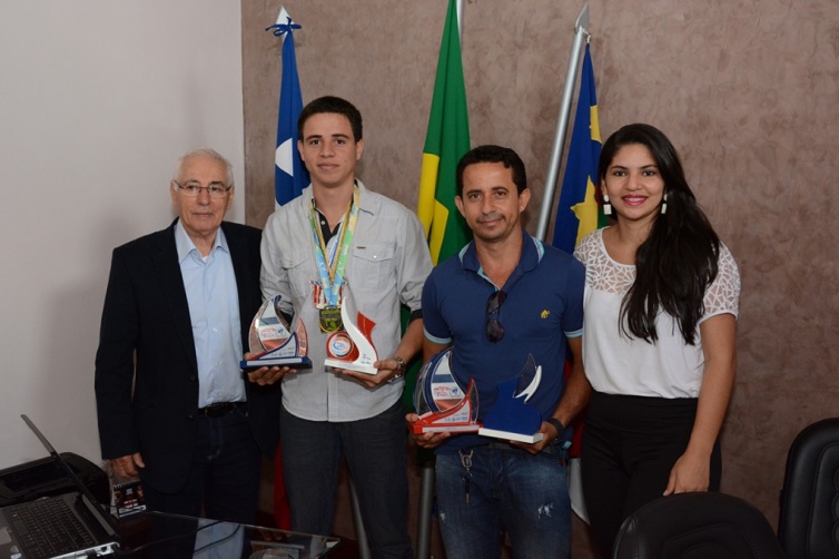 Karatecas conquistenses são destaque no estado