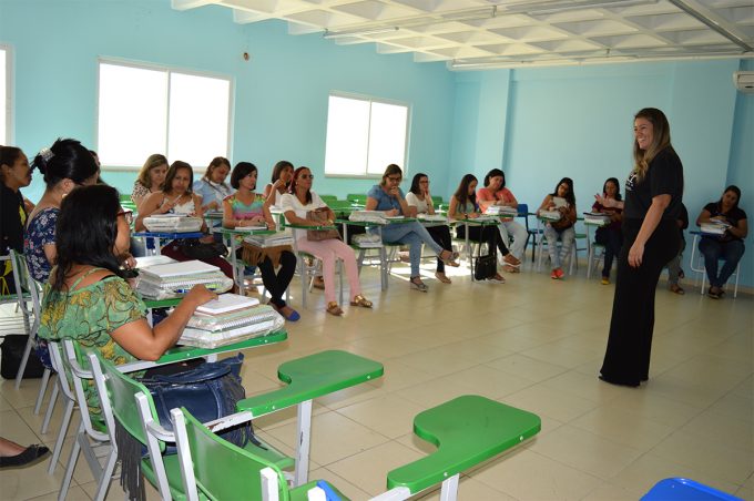 Professores e coordenadores participam de encontro do projeto “Lendo Você Fica Sabendo”